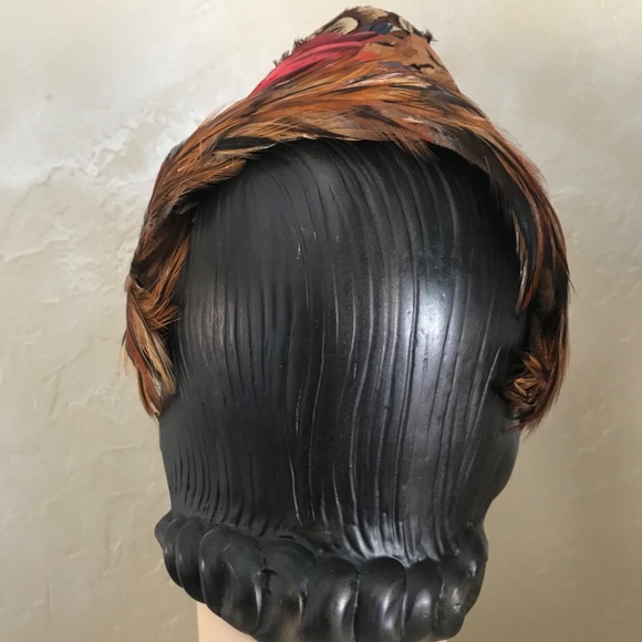 FASHIONABLE 1950s\' MULTICOLORED FEATHER CAP WITH POINTY CROWN main image 6